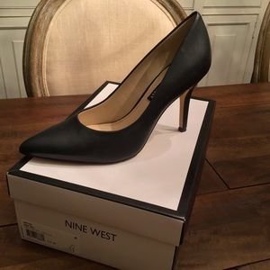 New Nine West Flax Navy Leather Pumps 7.5